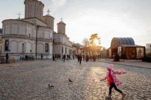 Credinţă, echilibru şi solidaritate, îndemnul Patriarhiei Române