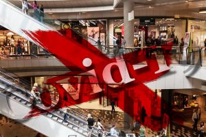 Se închid Mall-urile, cu excepţia vânzării produselor alimentare, veterinare sau farmaceutice şi a serviciilor de curăţătorie (Ordonanţă militară)