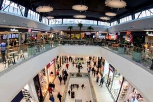 Stare de urgenţă. Magazinele din mall-uri, închise!
