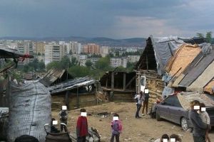 Raport în urma notificărilor care solicită demolarea unor locuinţe din clădiri improvizate  în zona Cartierul Valea Rece sub Bazinul de Apă din Trgu Mureş