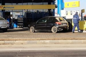 BENZINA, TOT MAI IEFTINĂ