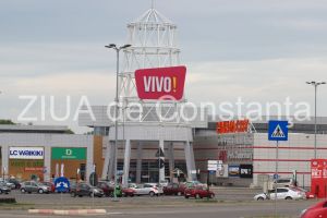 E nebunie in Constanta. Cozi uriase la supermarketuri (Video)