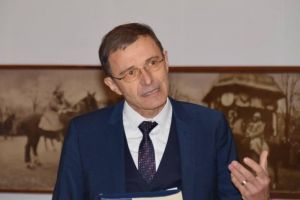 Ioan-Aurel Pop: „Sărmanii medici eroi”. Mesaj de recunoştinţă pentru medicii din România