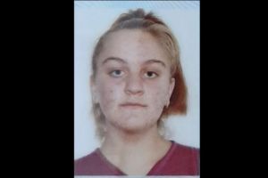 Poliţiştii caută o fată de 14 ani din Ucea