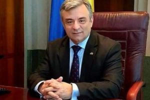 DE PLICTISEALĂ, ADRIAN MIUŢESCU TRIMITE SCRISORI DIN IZOLARE