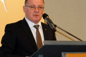 Fermierii, îndemnaţi  să completeze declaraţia pe propria răspundere prevăzută de Ordonanţa Militară şi să continue activitatea