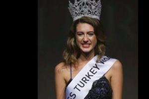 Miss Turcia îşi pierde titlul ca urmare a unei postări pe Twitter