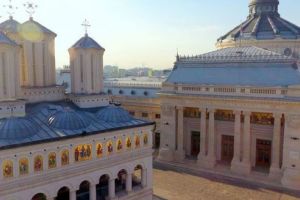 Noi măsuri privind slujbele şi activităţile sociale bisericeşti