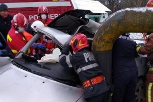 FOTO: Accident cu o victimă încarcerată în Jabeniţa!