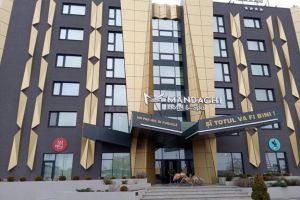 Ștefan Mandachi livrează gratuit mâncare autorităţilor aflate în prima linie de luptă cu ...