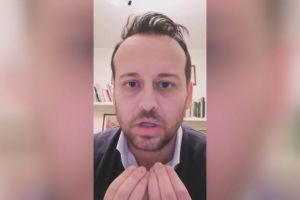 VIDEO – Mesaj fără echivoc al unui primar din Italia – ’’Este egoism, cretinism şi prostie! Aveţi ceva în cap?’’
