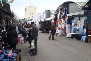 Bazarurile din pieţele din Oradea îşi suspendă activitatea