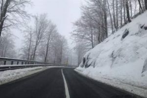 Info trafic: Ninge in Pasul Prislop, iar vizibilitatea in trafic este redusa sub 100 m
