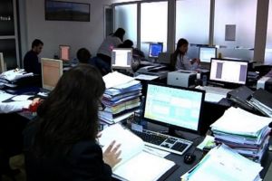 Propunere: Bugetarii să fie trimişi în şomaj tehnic, pentru susţinerea economiei