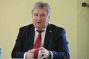 De unul singur: Constantin Bungău este unicul candidat la alegerile pentru rectoratul Universităţii din Oradea