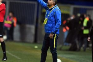 Enache citeşte şi grădinăreşte!