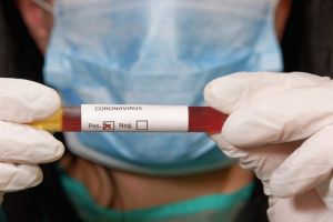 Peste 140 de noi cazuri de îmbolnăvire cu coronavirus, confirmate în 24 de ore în România. Bolnavii au între 5 şi 76 de ani