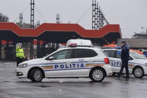 Românii care se repatriază intră în ţară şi prin Borş: au trecut graniţa 1.500 de persoane în 24 de ore