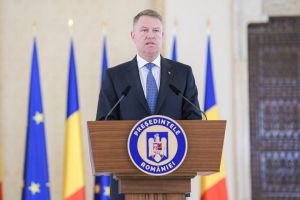 Iohanis face un nou apel către români să stea în case şi promite noi măsuri pentru ajutorarea celor afectaţi (VIDEO)