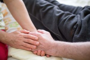 Cancerul nu stă la distanţă!  Nu abandonaţi pacienţii oncologici din România!