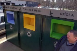 Colectaţi selectiv! Primăria Oradea a montat 11 platforme modulare, unde oamenii să arunce deşeurile reciclabile