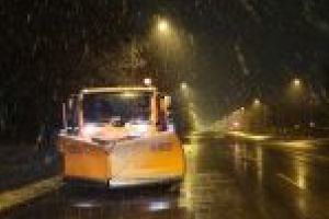 28 de utilaje acţionează pentru menţinerea în stare funcţională a străzilor din Craiova
