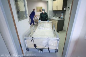 Al şaselea deces de coronavirus în România: un bărbat de 64 de ani din Arad