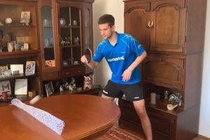 Constanta. Criza coronavirusului: Campionul european Cristian Pletea, tenis la masa din sufragerie. Totul va fi bine!“ (galerie foto)