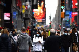 Sistemul medical din America se aproprie de colaps. Autorităţile anunţă că sunt la 10 zile distanţă de o criză provocată de lipsa ventilatoarelor