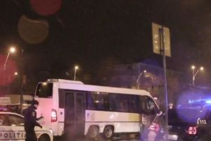 A fost prima noapte în care românii nu au mai avut voie să iasă în casă fără motiv. „Eu vin de la muncă şi îmi daţi amendă?”