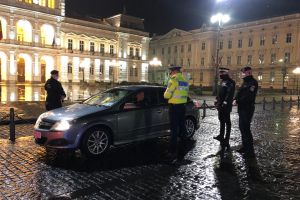 ZECI de SANCȚIUNI aplicate arădenilor care nu au respectat Ordonanţa Militară şi au IEȘIT din casă după ora 22:00 (FOTO +VIDEO)
