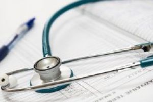 Unul dintre medicii diagnosticaţi cu COVID-19 şi-a anunţat pacienţii, cerându-le să se izoleze