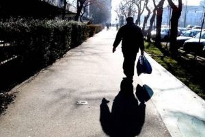 Număr de telefon special pentru vârstnicii de peste 65 de ani din Timişoara. Îi puteţi ajuta