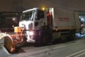 51 de utilaje acţionează pentru deszăpezirea Craiovei