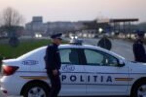 Carantină sub pază armată! Un bărbat din Darova a fost săltat de poliţişti pentru că nu a stat izolat