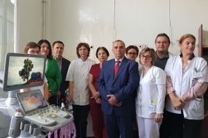 Vasile Lucuţ (Unicarm) cumpără Spitalului Judeţean aparat de testare COVID-19 şi ventilatoare