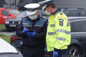 Căutaţi acasă: În 24 de ore, poliţiştii din Bihor au mers în aproape 700 de misiuni de verificare a persoanelor izolate la domiciliu