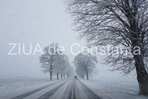 InfoTrafic: Drumuri inchise si circulatie intrerupta pe mai multe tronsoane din cauza ninsorilor