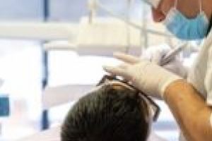 Dacă vă dor măselele, aşteptaţi până trece epidemia. În Caraş-Severin nu există serviciu stomatologic de urgenţă de ani buni