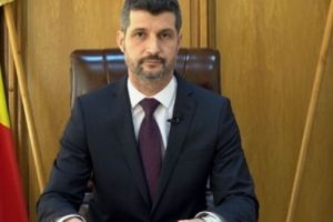 Prefectul Prahovei s-a facut de ras si demonstreaza 2 lucruri: ca nu comunica cu Guvernul si ca politica de partid e mai importanta decat sanatatea prahovenilor
