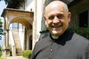 Un preot italian a murit dupa ce i-a cedat propriul aparat de respirat unui pacient mai tanar
