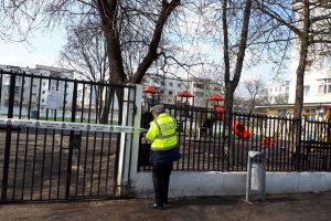Parcurile şi locurile de joacă, închise de Poliţia locală