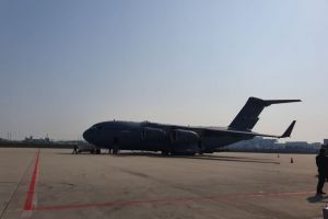45 de tone de echipament medical din Coreea de Sud, aduse la Bucuresti cu o aeronava NATO (galerie foto)    