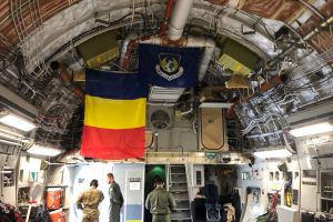 Transport aerian cu 45 de tone de echipamente medicale din Coreea de Sud, cu o aeronavă NATO din baza ungară