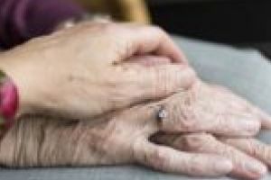Persoanele de peste 65 de ani din Moldova Nouă rămân acasă! O echipă a Primăriei va face cumpărăturile în locul lor