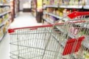 Reţinut pentru tâlhărie calificată! Un tânăr din Reşiţa l-a atacat pe agentul de pază al unui magazin