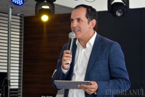Preşedintele ATP Exodus cere Guvernului măsuri de salvare a economiei, inclusiv plafonarea salariilor bugetarilor şi suspendarea pensiilor speciale