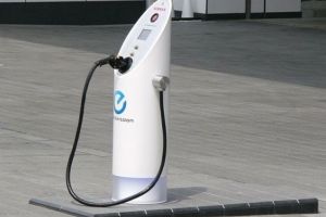 AFM a aprobat finanţarea pentru 15 staţii de încărcare a autoturisme electrice