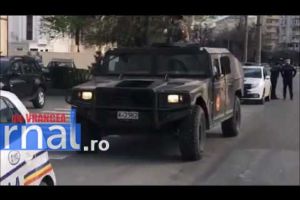 VIDEO+FOTO: Vehicule blindate şi soldaţi înarmaţi, pe străzile din Focşani