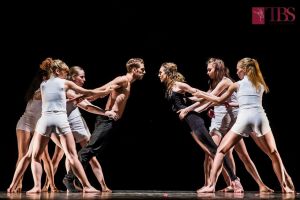 Teatrul de Balet Sibiu prezintă online spectacolul de dans „Nu mai sunt eu” – ora 18.30